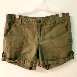 New York and Company kahki shorts